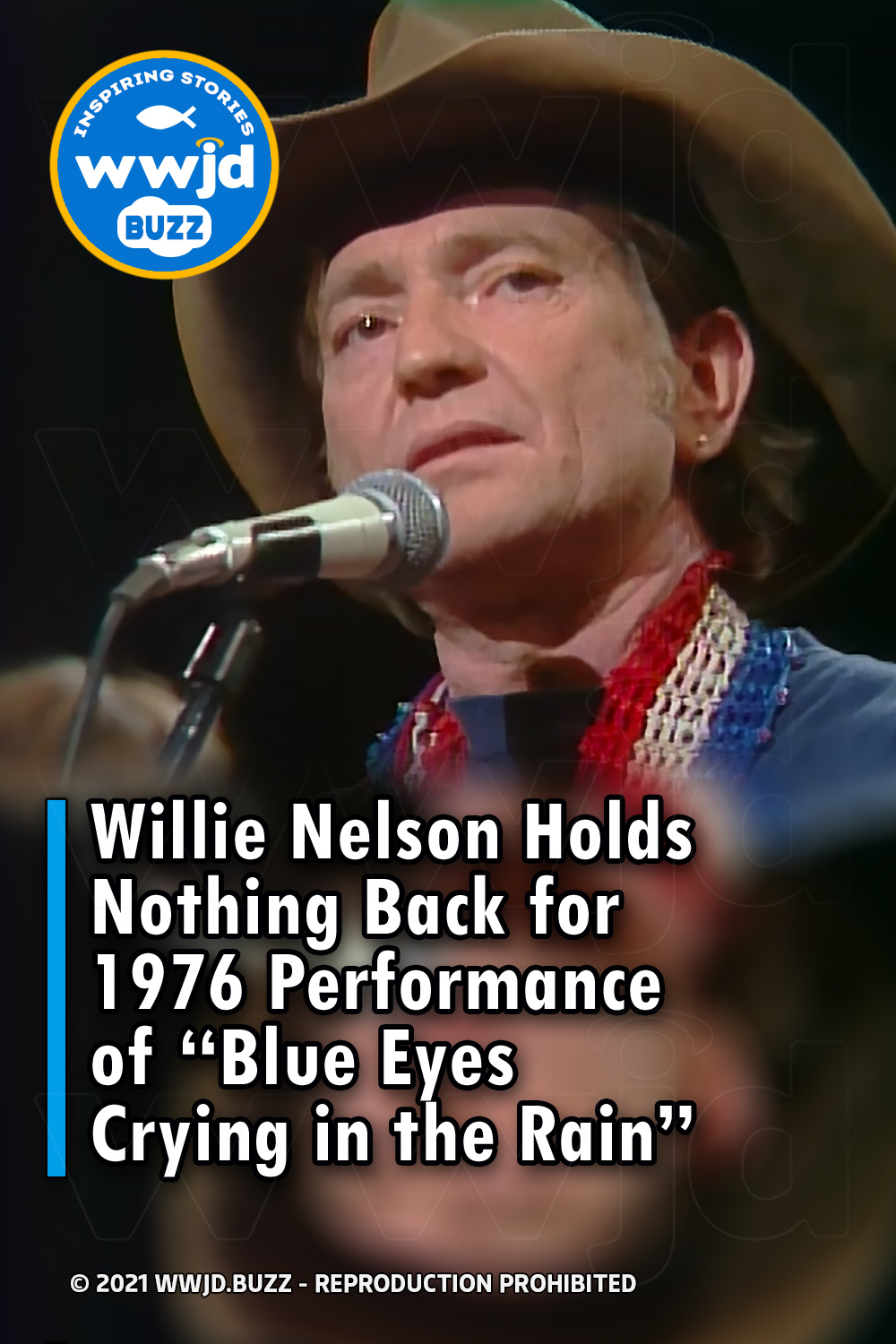 Willie Nelson Holds Nothing Back for 1976 Performance of “Blue Eyes Crying in the Rain”