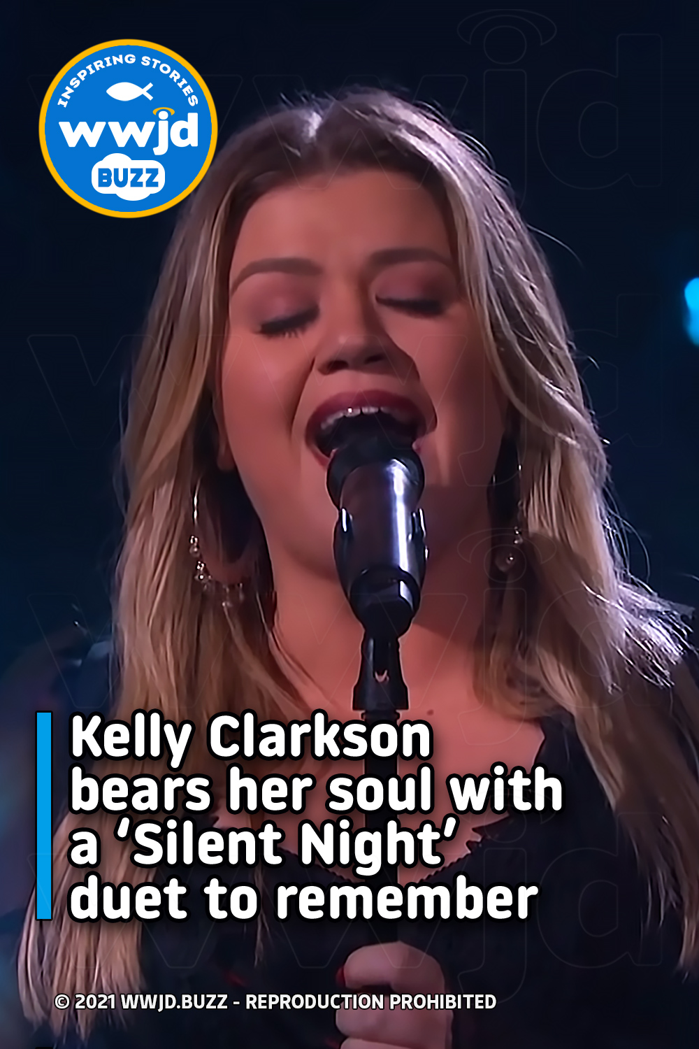 Kelly Clarkson bears her soul with a ‘Silent Night’ duet to remember