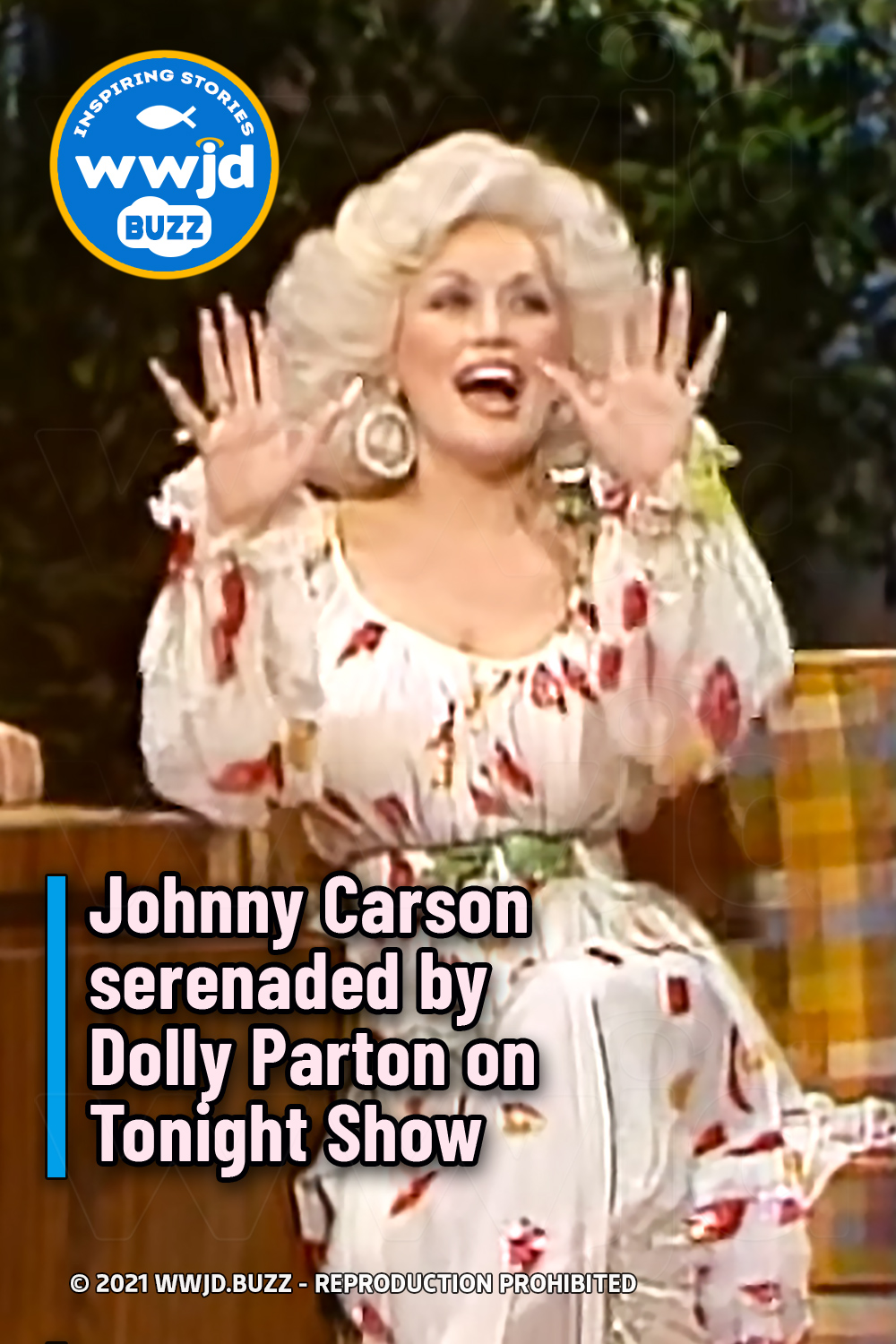 Johnny Carson serenaded by Dolly Parton on Tonight Show