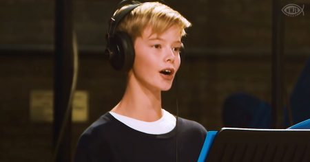 Cai Thomas sings like an angel for ‘Laudate Dominum’