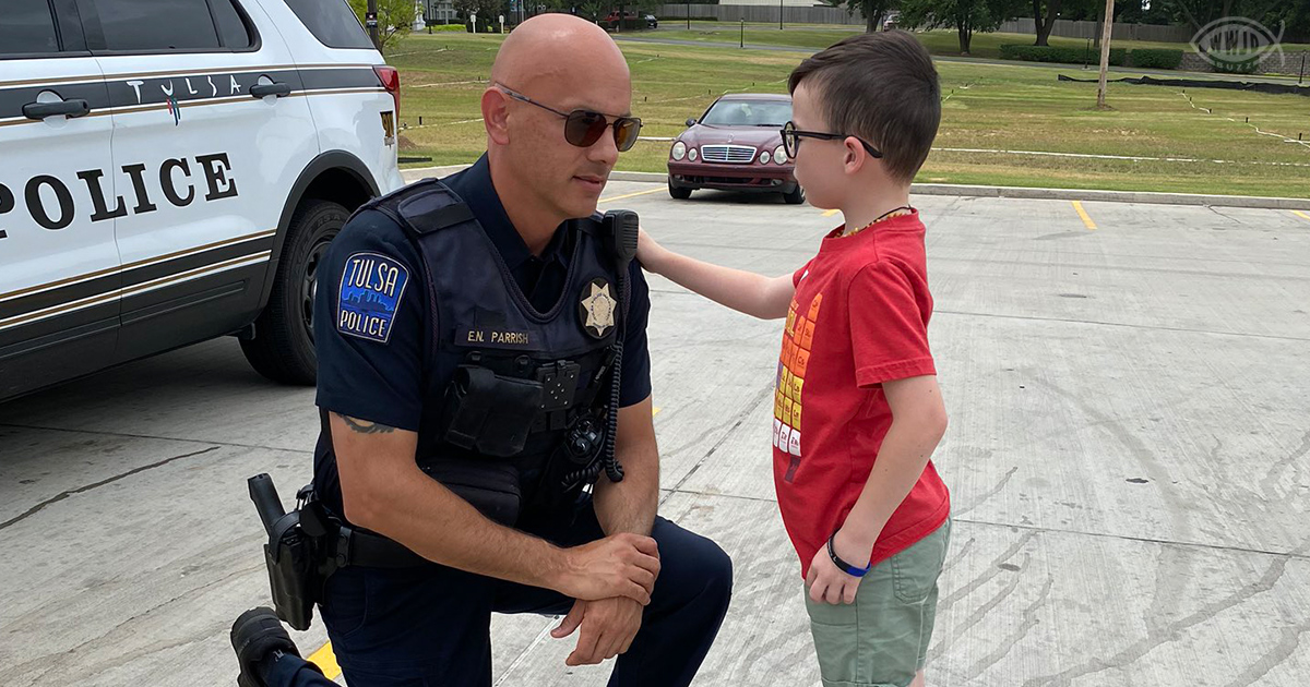 7-year-old boy praying for local police